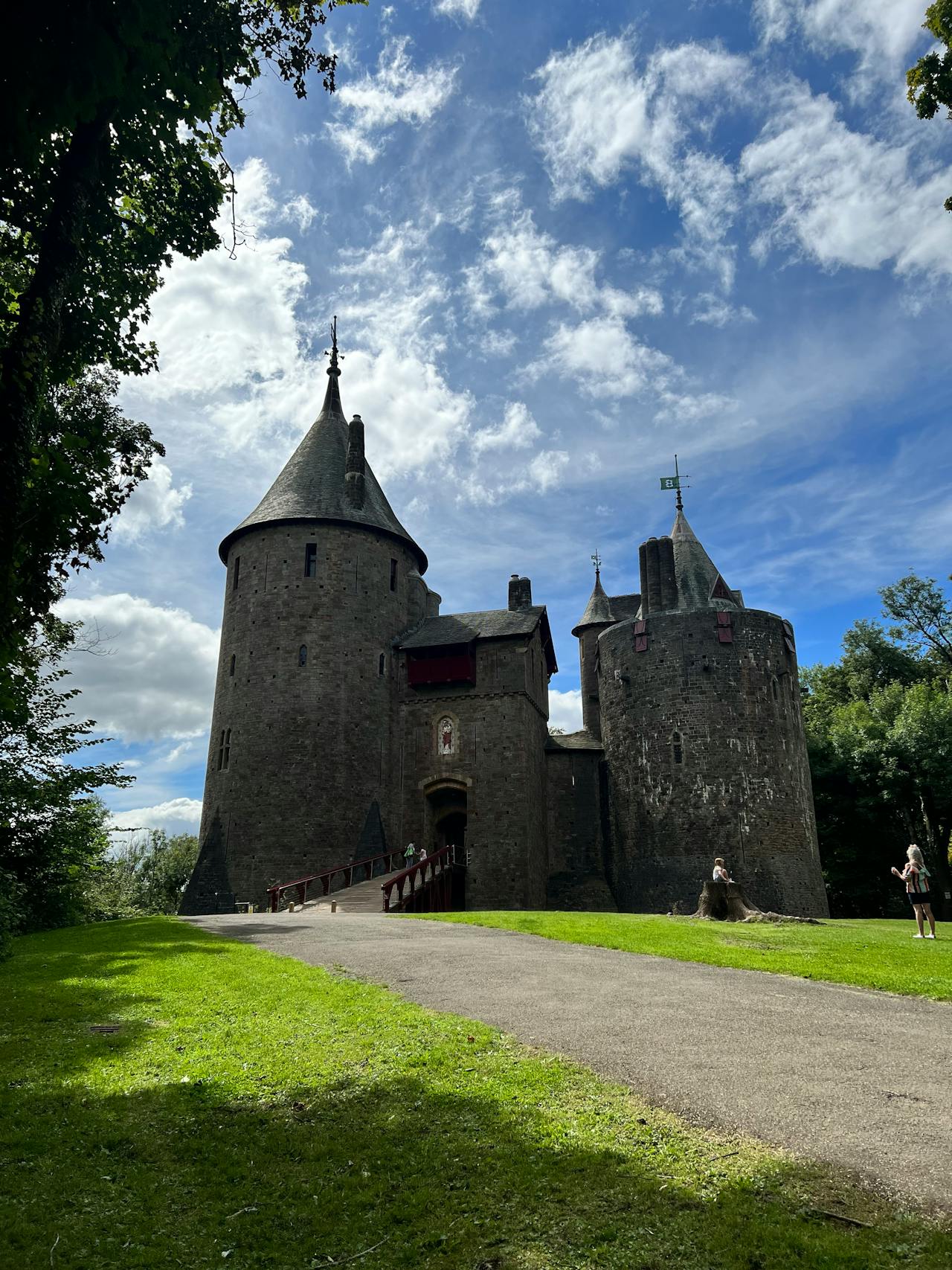 Read more about the article Castell Coch Ghost Stories: A Fairytale Fortress with a Haunting Past