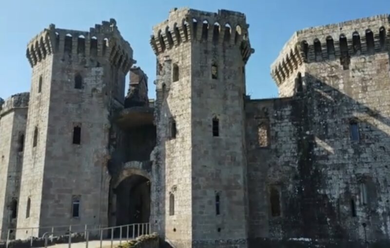 You are currently viewing Raglan Castle A Journey Through History and Legend