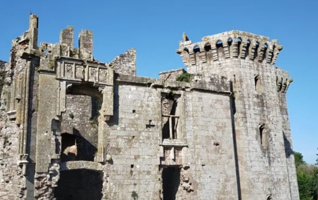 RAGLAND CASTLE 4