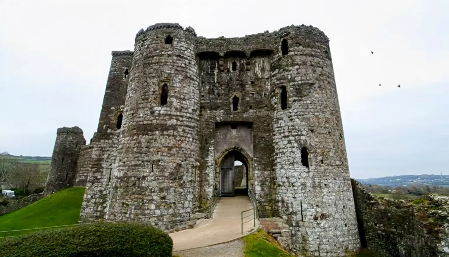 Read more about the article Kidwelly Castle: A Fortress of Battles, Betrayal, and Haunting Legends